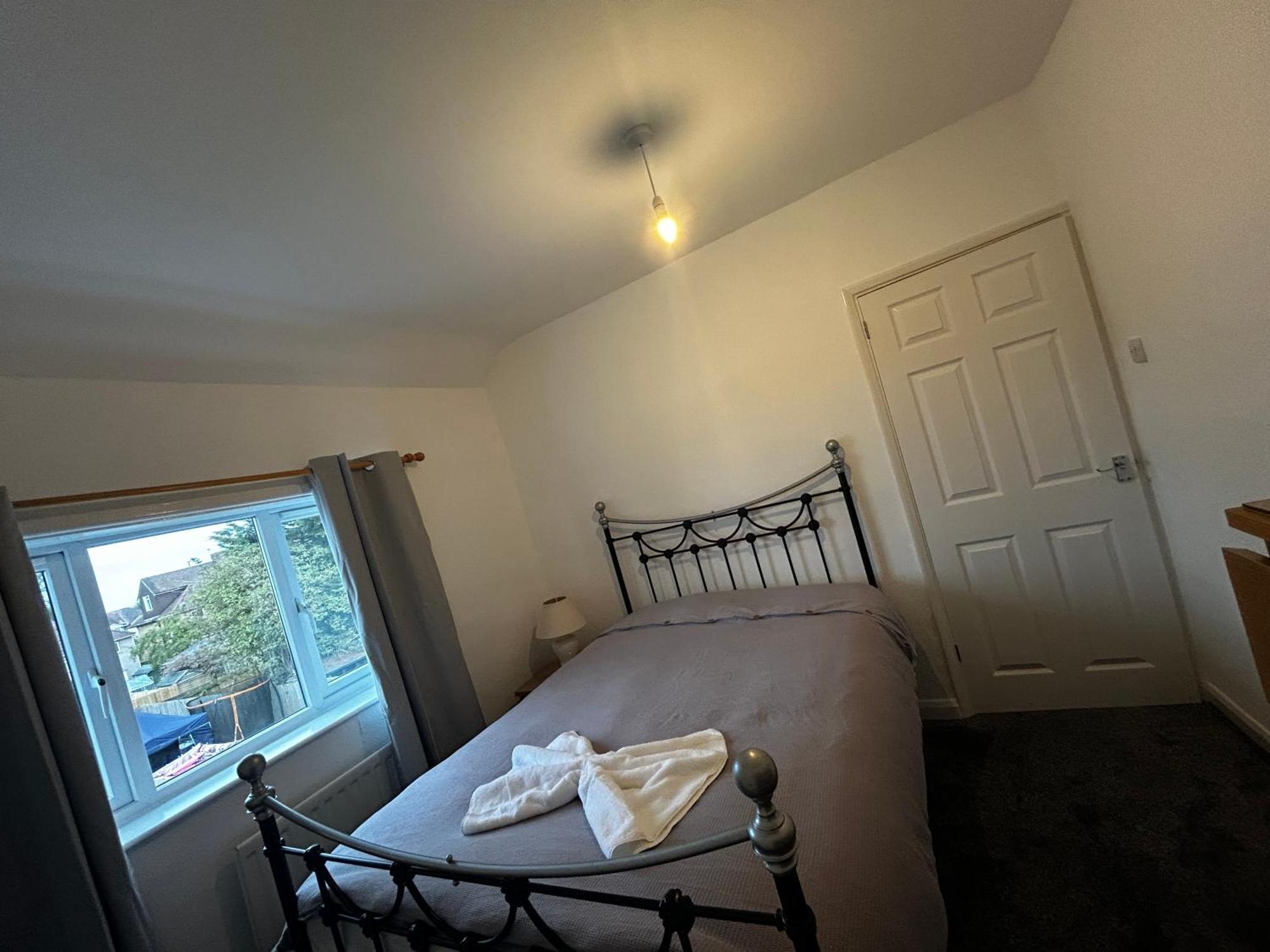 Family Home Near Cribbs Causeway And The Wave, Just 2 Minutes From Airbus And Rolls Royce Bristol Dış mekan fotoğraf