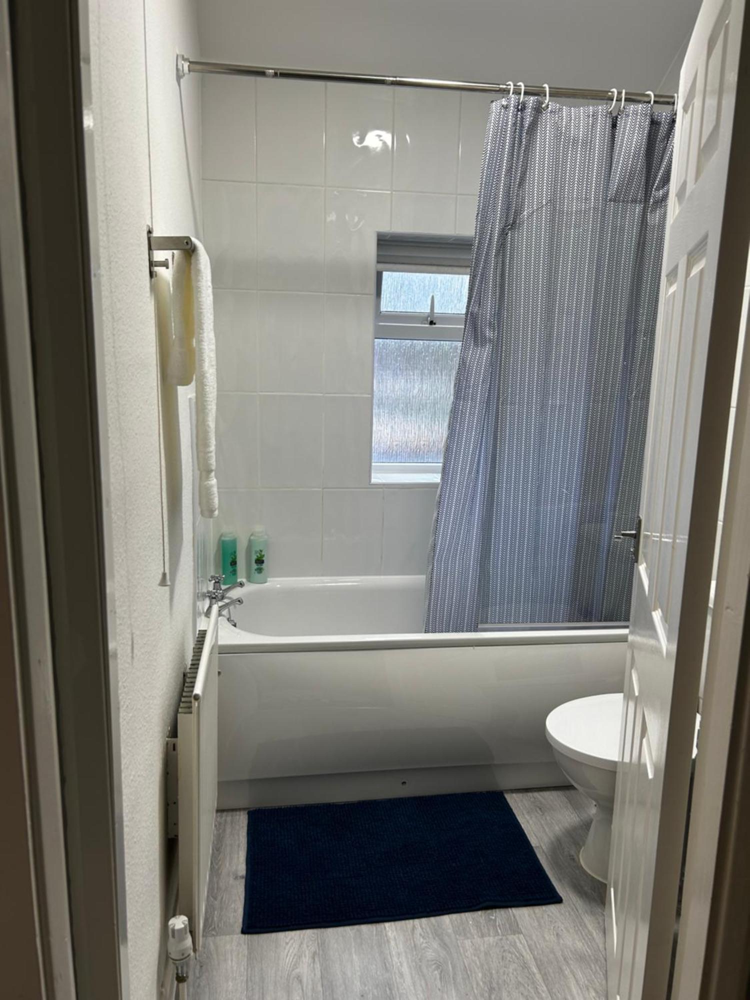 Family Home Near Cribbs Causeway And The Wave, Just 2 Minutes From Airbus And Rolls Royce Bristol Dış mekan fotoğraf
